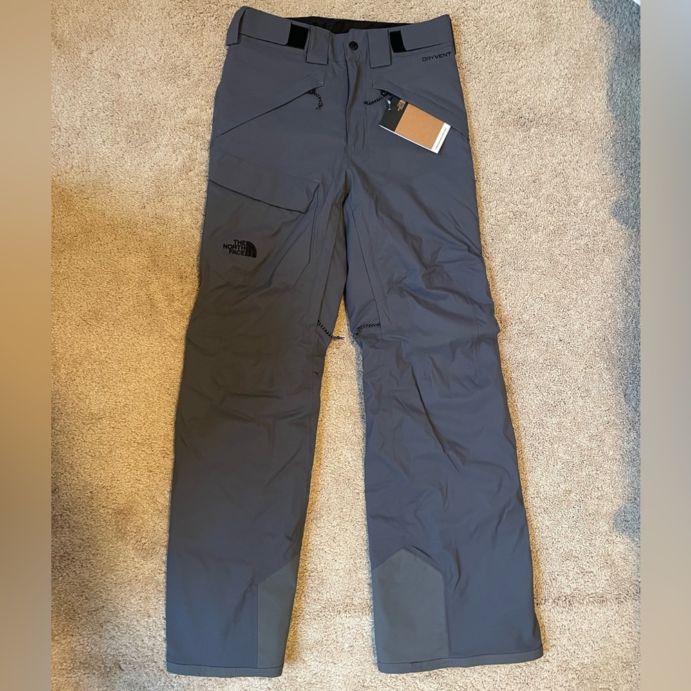⭐️ NWT, NEVER WORN!! NORTH FACE DRYVENT INSULATED PANTS ⭐️